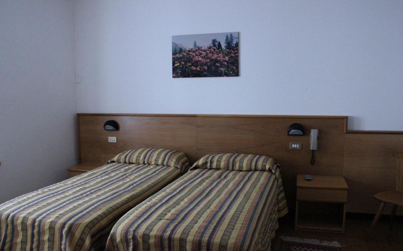 Albergo Speranza Spiazzi Di Monte Baldo Spiazzi Di Caprino Buitenkant foto