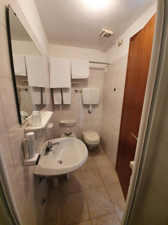 Albergo Speranza Spiazzi Di Monte Baldo Spiazzi Di Caprino Buitenkant foto