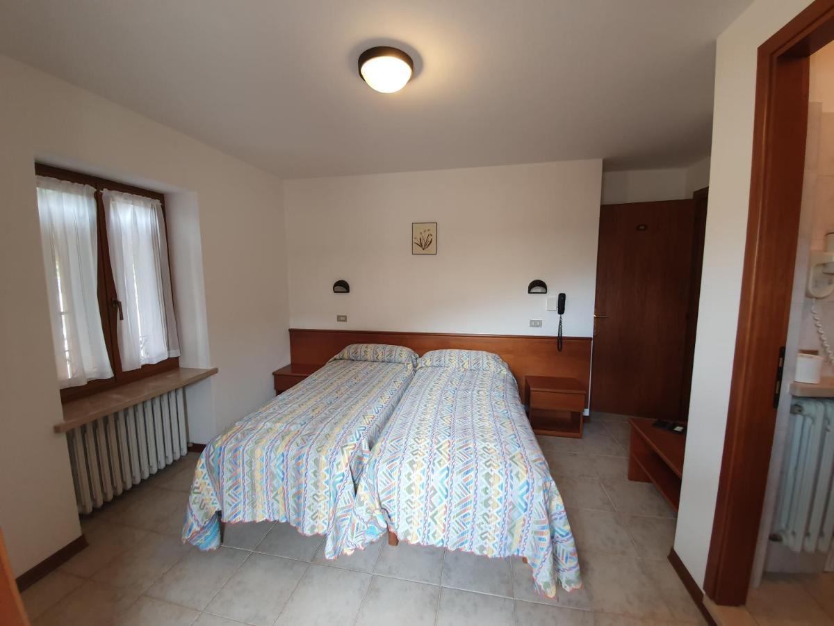 Albergo Speranza Spiazzi Di Monte Baldo Spiazzi Di Caprino Buitenkant foto